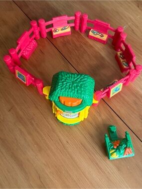 Little people fisher price zoo fence and kiosk wheelbarrow